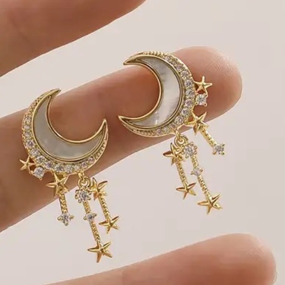 Jewelry - NEW 14K Gold Plated Diamond Star Moon Earrings